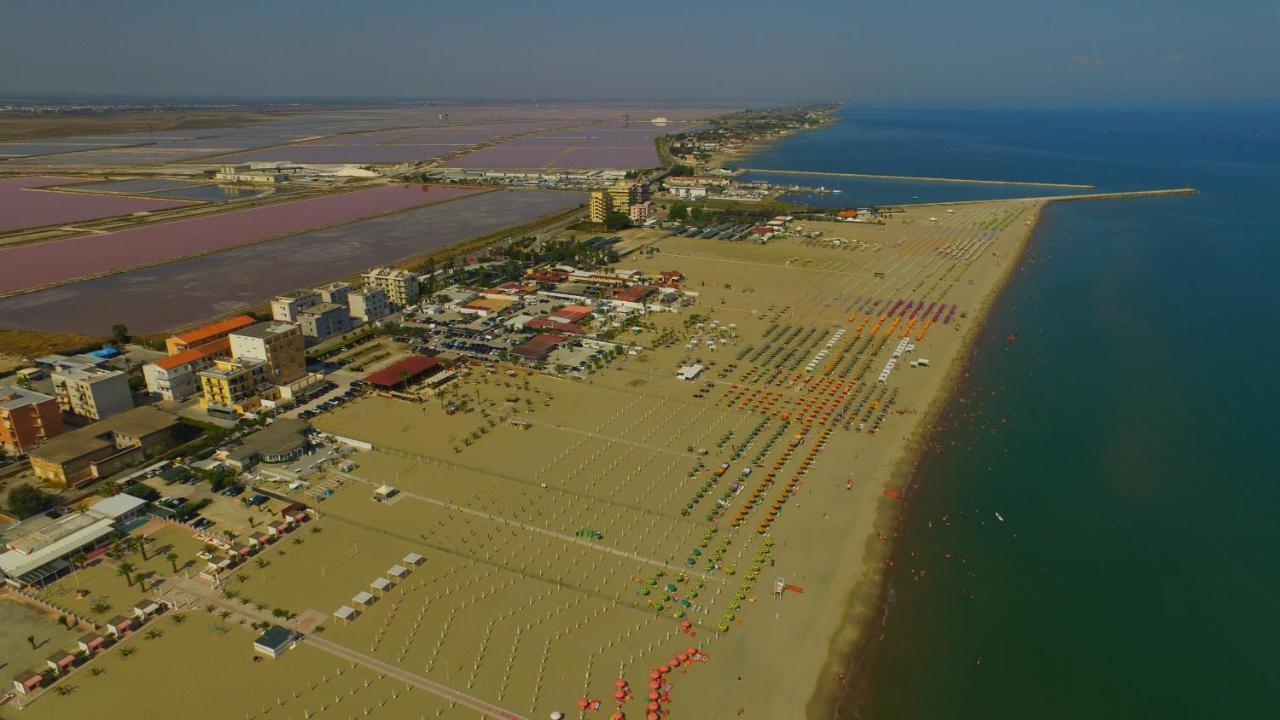 Torquemada Beach Club Margherita Di Savoia Exterior photo