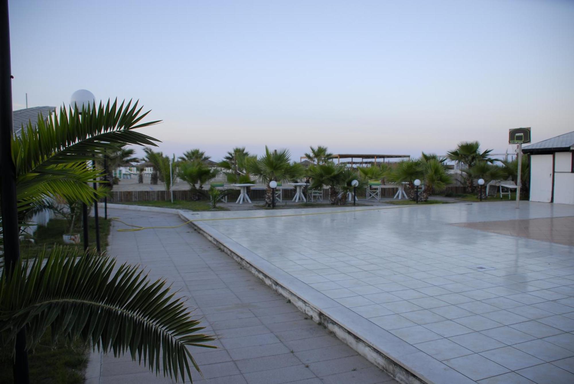 Torquemada Beach Club Margherita Di Savoia Exterior photo